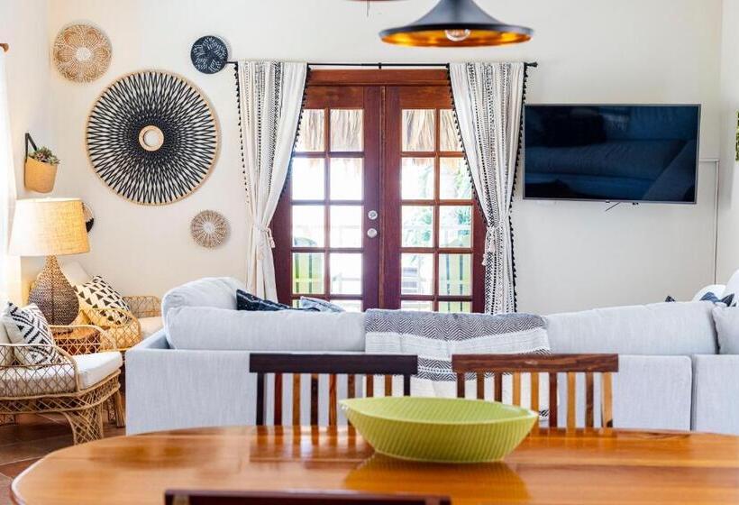 2 Bedroom Superior Suite Sea View, Caye Casa