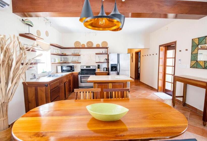 2 Bedroom Superior Suite Sea View, Caye Casa