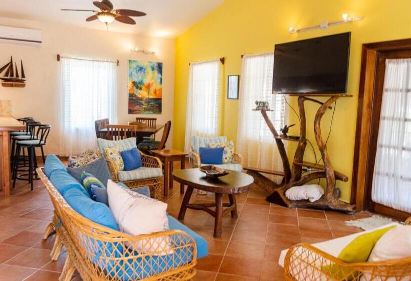 2 Bedroom Superior Suite Sea View, Caye Casa
