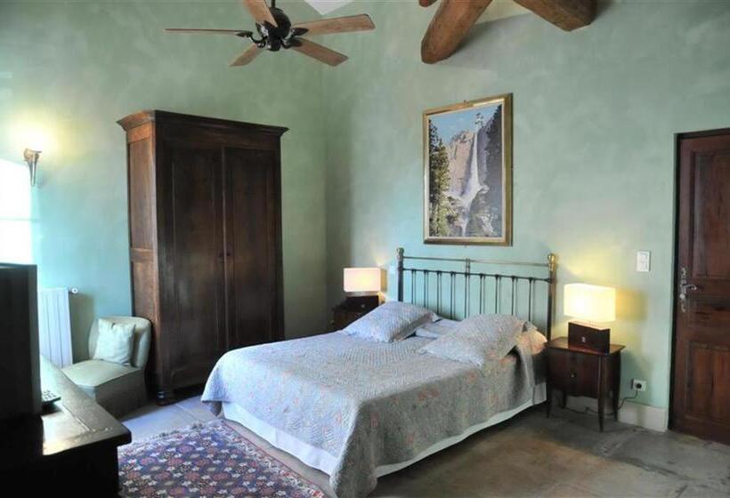 Comfort room with terrace, Domaine Du Grand Malherbes