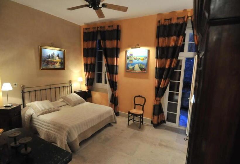 Comfort room with terrace, Domaine Du Grand Malherbes