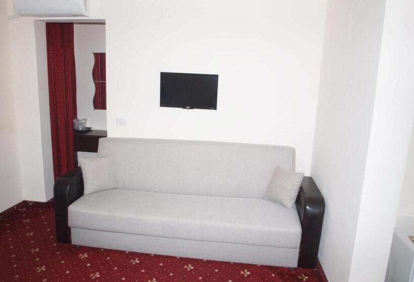 Habitació Triple Estàndard, Marie