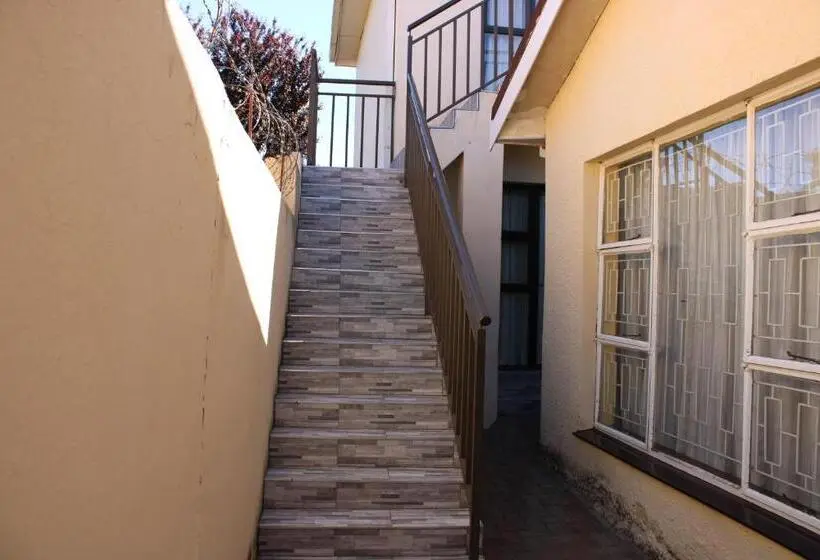 اتاق لوکس با بالکن, Boikhutsong Bed & Breakfast