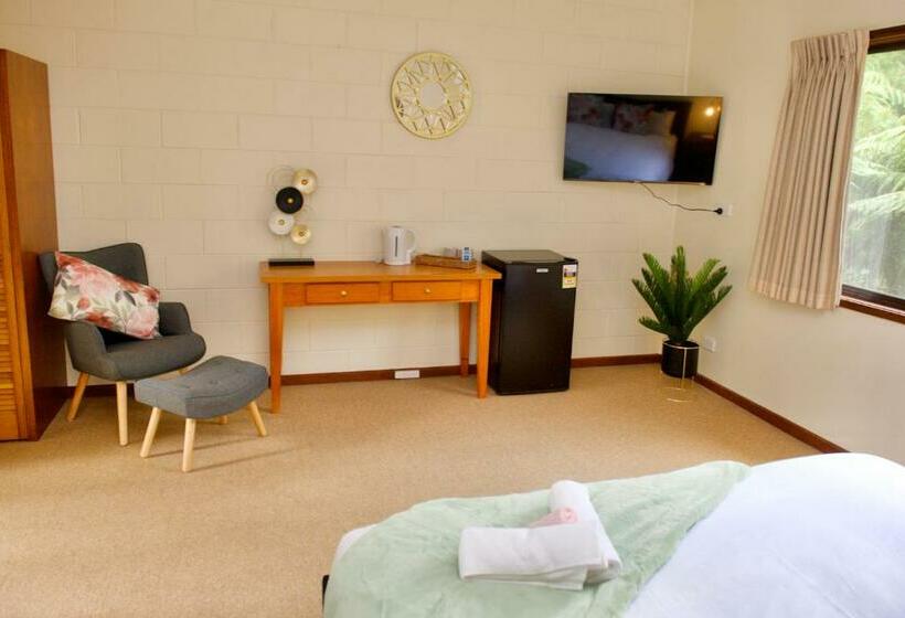 디럭스 스위트 킹 침대, Green Gables Motel In Warburton