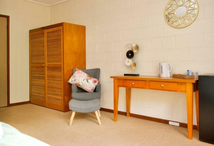 キングサイズベッドのデラックススイート, Green Gables Motel In Warburton