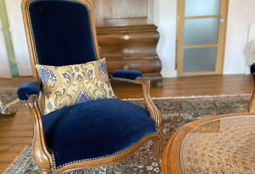 Standard Kolmen Hengen Huone Puutarhanäkymä, Château La Rametière