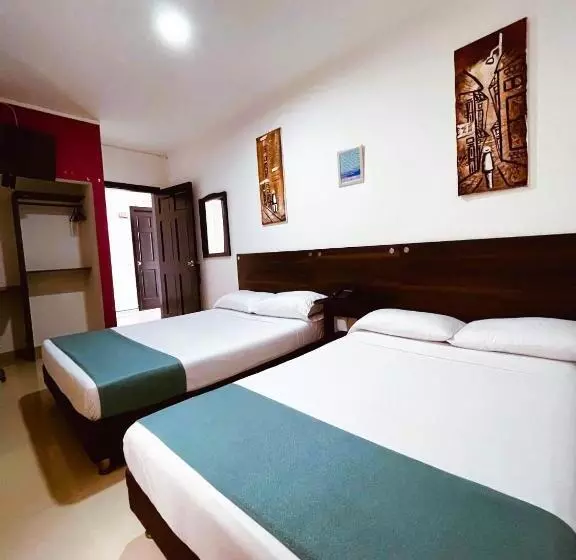 Standard Kolmen Hengen Huone, Suite Center Pereira