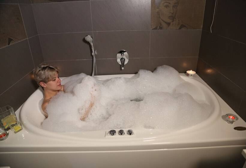 ハイドロマッサージバス付きスイート, Barbarella