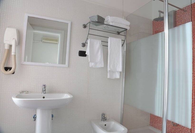 エコノミールーム, Barbarella