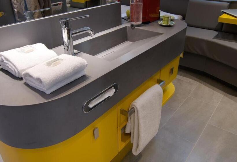 Habitació Estàndard, Buddy