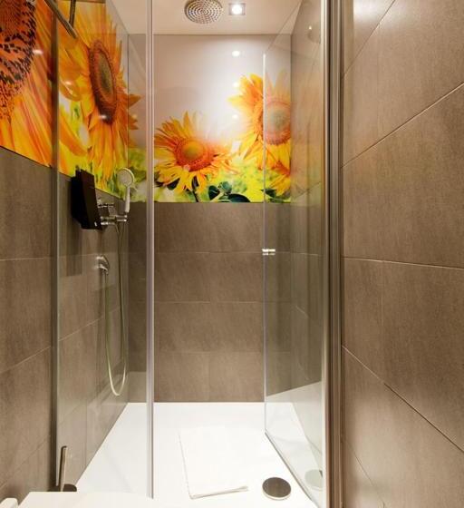 Habitació Estàndard, Buddy