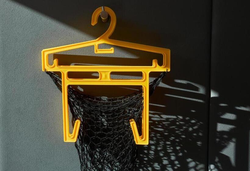 Habitació Estàndard, Buddy