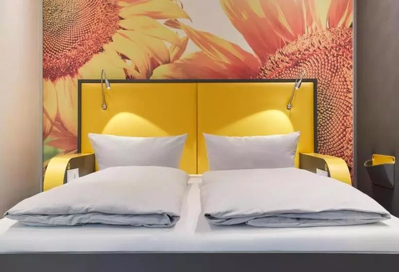 Junior Suite, Buddy