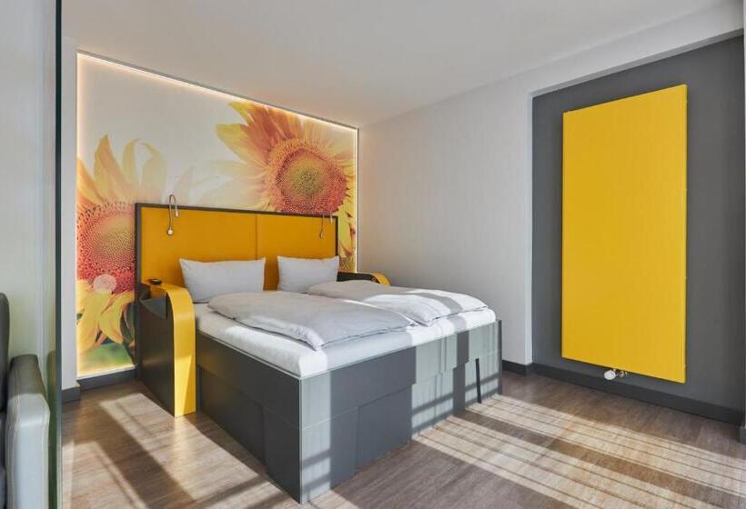 Habitació Triple Estàndard, Buddy