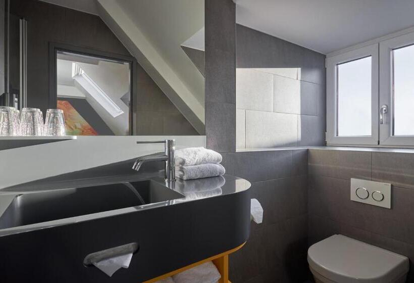 Habitació Quàdruple Estàndard, Buddy