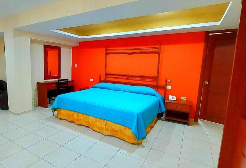 Полулюкс, El Marques