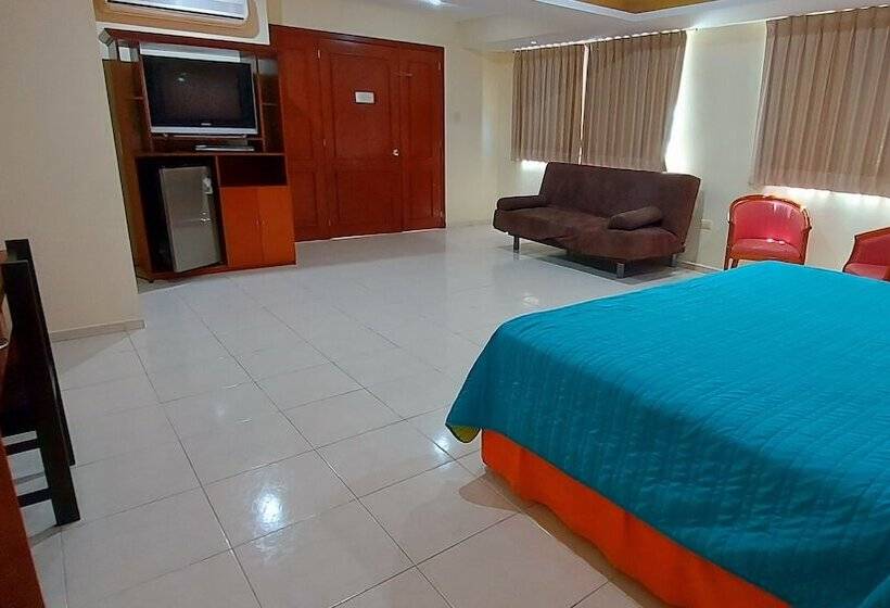 Полулюкс, El Marques