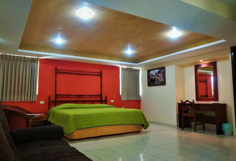 Полулюкс, El Marques