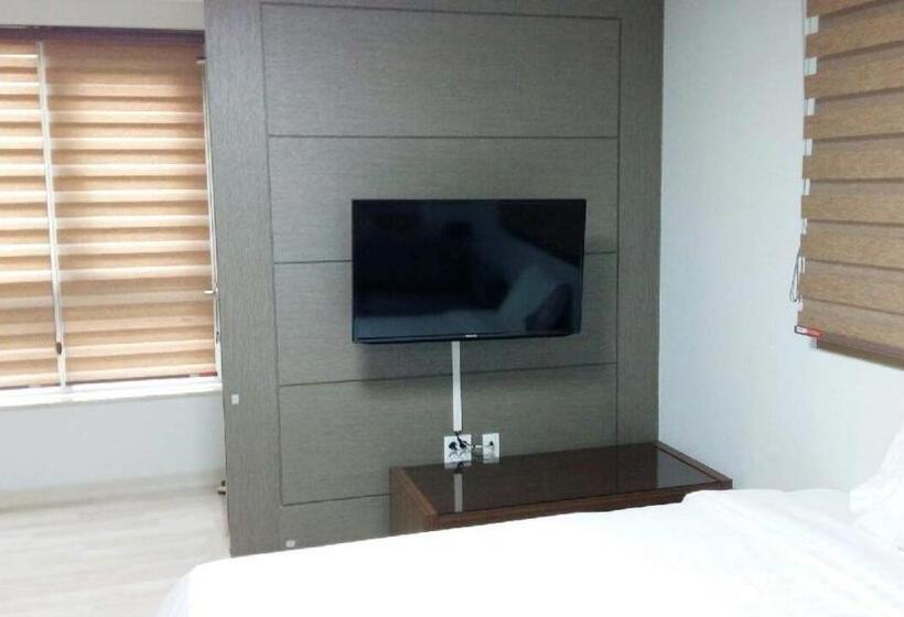 Quarto Estandar, Gaon Residence