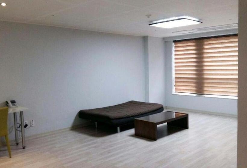 Quarto Estandar, Gaon Residence