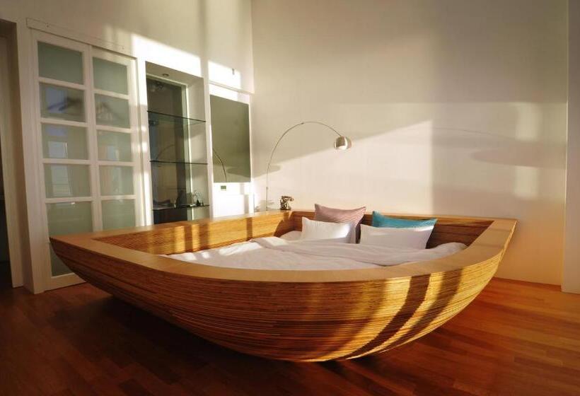 エクゼクティブスイート, Haslla Art World Museum