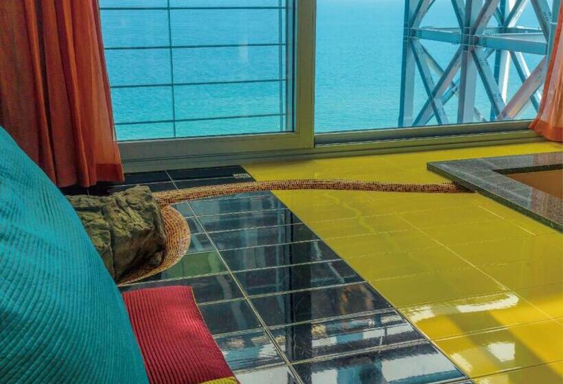 スイート, Haslla Art World Museum