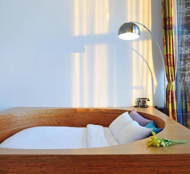 スイート, Haslla Art World Museum