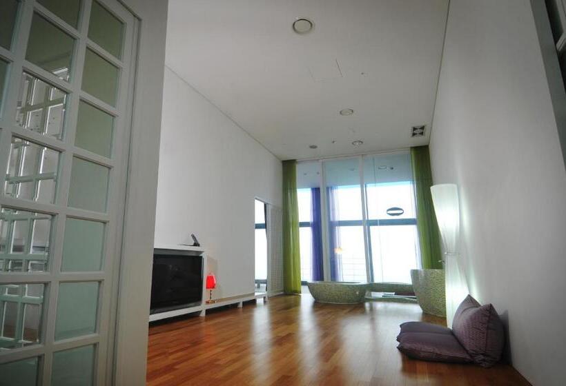 スイート, Haslla Art World Museum