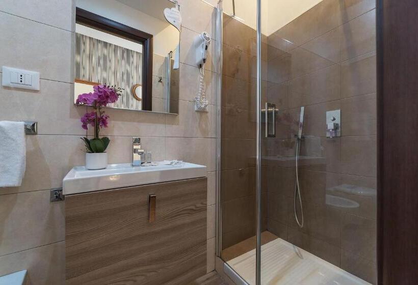 اتاق استاندارد سه نفره, Mimosa Pantheon