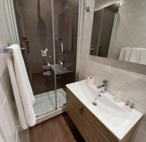 اتاق استاندارد چهار تخته, Mimosa Pantheon