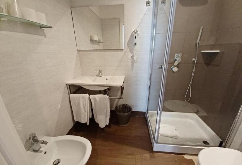 اتاق استاندارد چهار تخته, Mimosa Pantheon