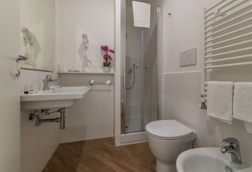 اتاق استاندارد چهار تخته, Mimosa Pantheon