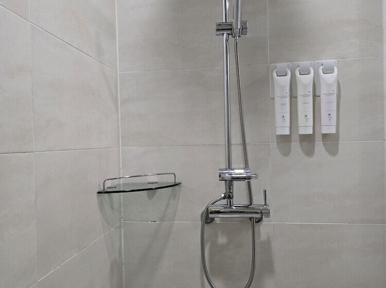 デラックスルーム, Yeosu Narsha