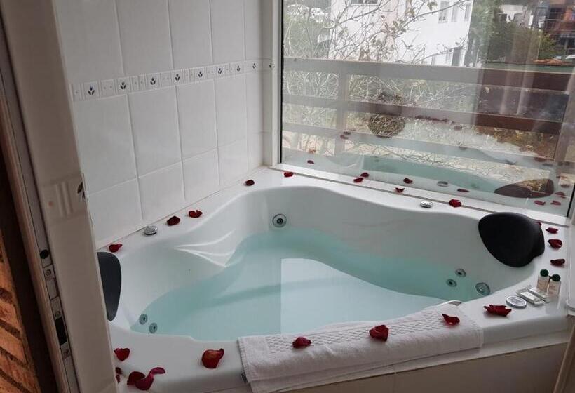 سوییت لوکس, Pousada Ponta Do Lobo