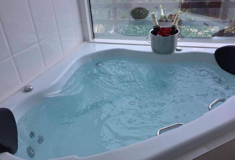 سوییت لوکس, Pousada Ponta Do Lobo