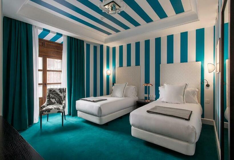 اتاق استاندارد, Room Mate Valeria