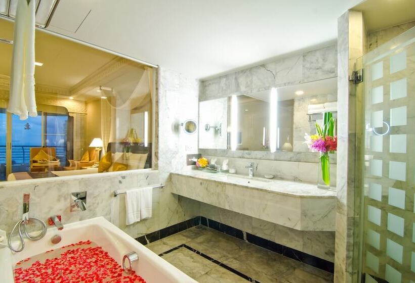 اتاق استاندارد با چشم‌انداز دریا, Royal Cliff Beach Hotel Pattaya