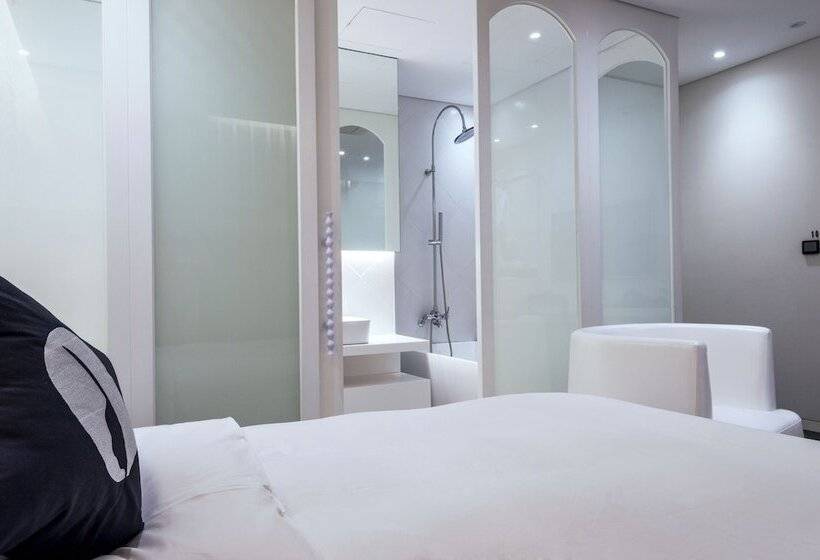 חדר דלוקס, The Designers Dongdaemun