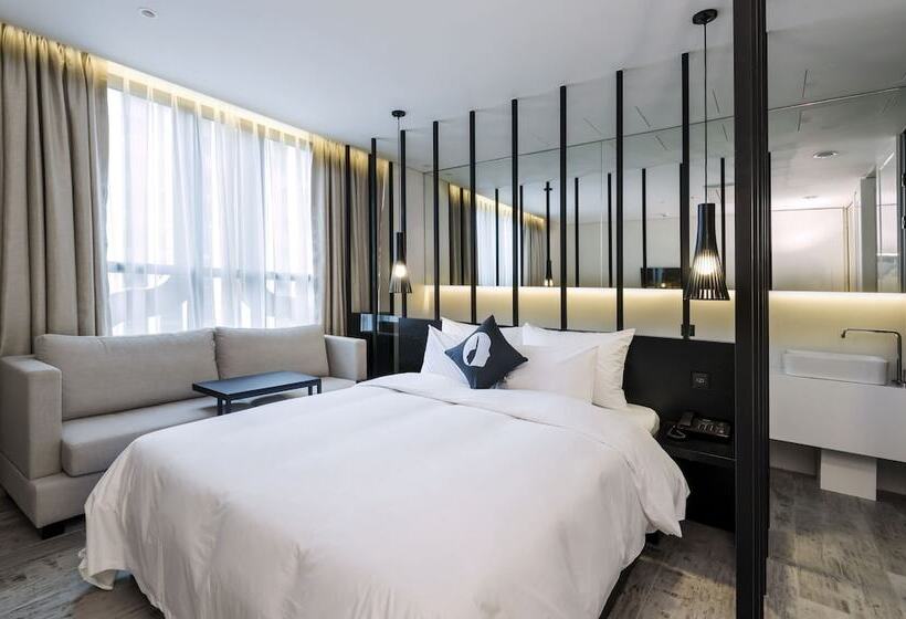 חדר דלוקס, The Designers Dongdaemun