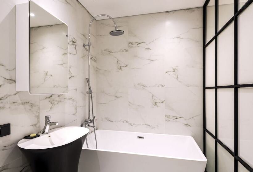 חדר דלוקס, The Designers Dongdaemun