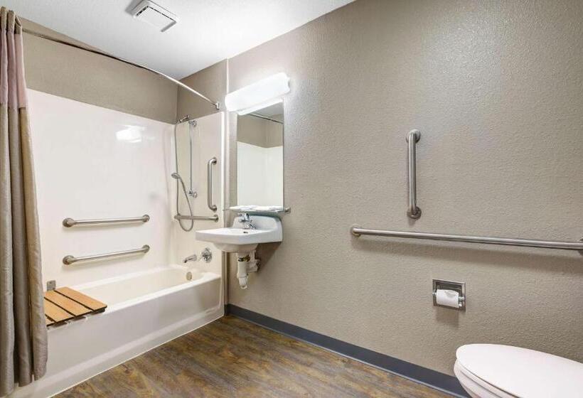 غرفة قياسية لذوى الاحتياجات الخاصة, Motel 6kirkland, Wa  North Kirkland