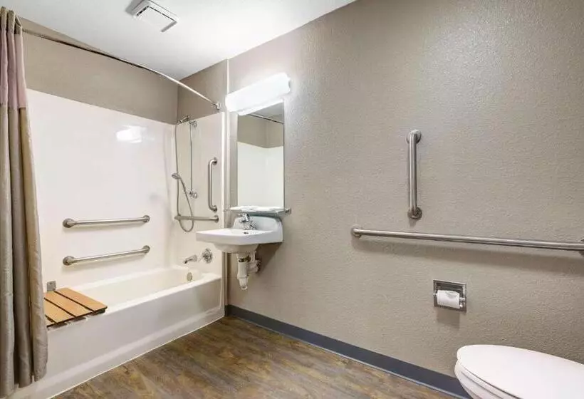 身障者適用スタンダードルーム, Motel 6kirkland, Wa  North Kirkland