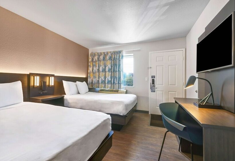 غرفه قياسيه سريرين مزدوجين, Motel 6kirkland, Wa  North Kirkland