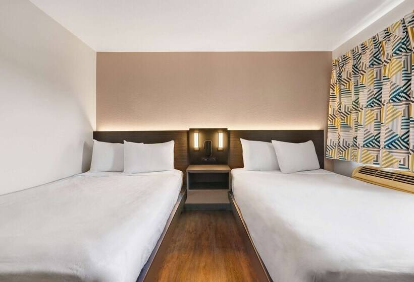 스탠다드 룸 더블 침대 2개, Motel 6kirkland, Wa  North Kirkland