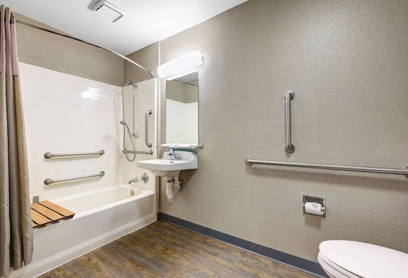 غرفة قياسية لذوى الاحتياجات الخاصة, Motel 6kirkland, Wa  North Kirkland