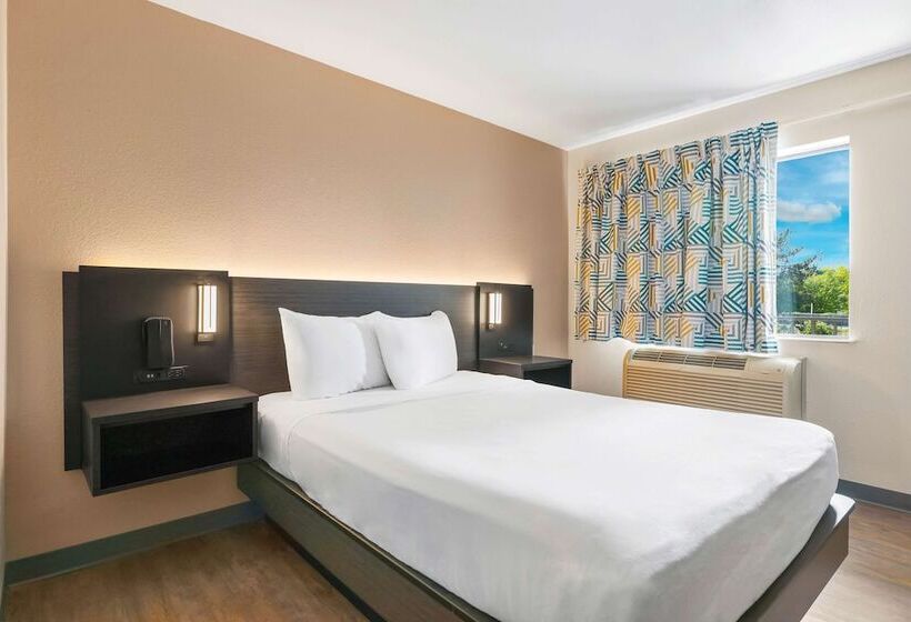 غرفة قياسية لذوى الاحتياجات الخاصة, Motel 6kirkland, Wa  North Kirkland