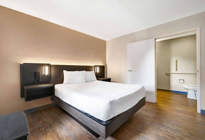 غرفة قياسية لذوى الاحتياجات الخاصة, Motel 6kirkland, Wa  North Kirkland