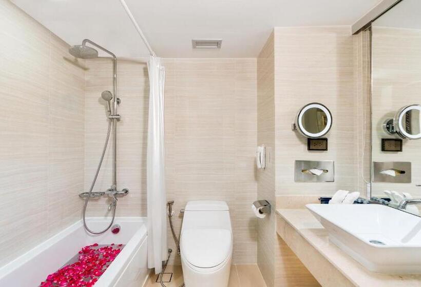 Mini Suite, Royal Cliff Beach Hotel Pattaya