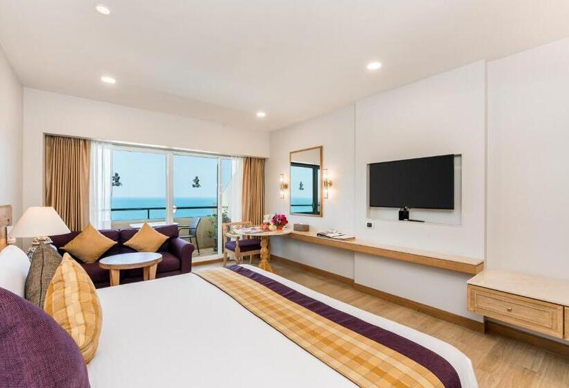 Номер Deluxe, Royal Cliff Beach Hotel Pattaya