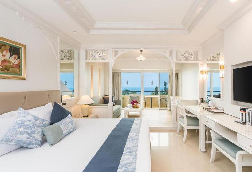 Mini Suite, Royal Cliff Beach Hotel Pattaya